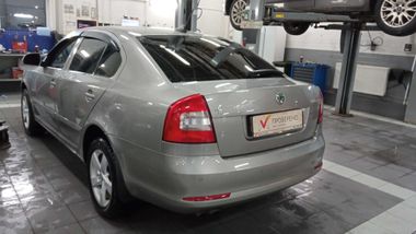 Skoda Octavia 2012 года, 238 145 км - вид 4