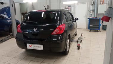 Nissan Tiida 2011 года, 183 811 км - вид 4