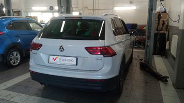 Volkswagen Tiguan 2019 года, 94 050 км - вид 3