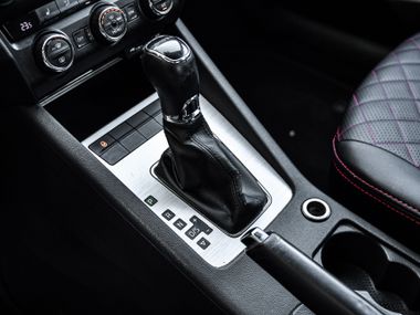 Skoda Octavia 2016 года, 305 032 км - вид 8