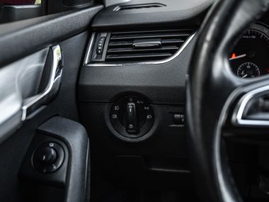 Skoda Octavia 2016 года, 305 032 км - вид 10