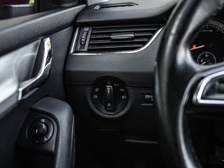 Skoda Octavia 2016 года, 305 032 км - вид 10