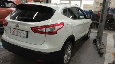 Nissan Qashqai 2014 года, 184 924 км - вид 3