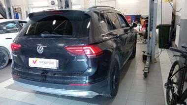 Volkswagen Tiguan 2019 года, 107 940 км - вид 3
