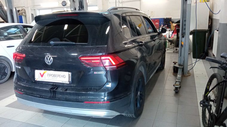 Volkswagen Tiguan 2019 года, 107 940 км - вид 3