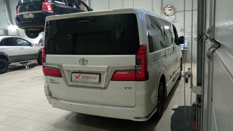 Toyota Hiace 2021 года, 108 968 км - вид 4