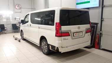 Toyota Hiace 2021 года, 108 968 км - вид 5