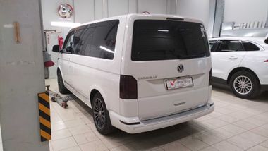 Volkswagen Caravelle 2020 года, 124 600 км - вид 4