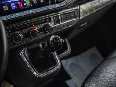 Volkswagen Caravelle 2020 года, 124 600 км - вид 9