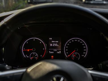 Volkswagen Caravelle 2020 года, 124 600 км - вид 5