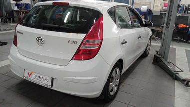 Hyundai i30 2009 года, 67 432 км - вид 3