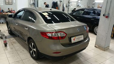 Renault Fluence 2011 года, 175 000 км - вид 4