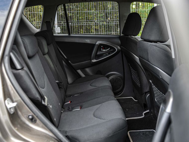 Toyota RAV4 2010 года, 193 150 км - вид 14