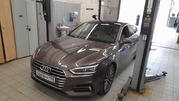 Audi A5 2017 года, 151 160 км - вид 4