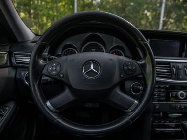 Mercedes-Benz E-класс 2010 года, 228 608 км - вид 7