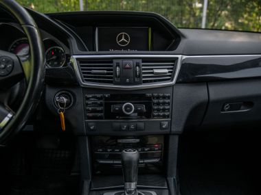 Mercedes-Benz E-класс 2010 года, 228 608 км - вид 8