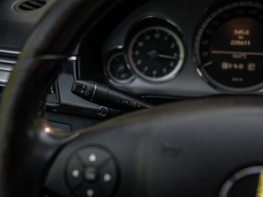 Mercedes-Benz E-класс 2010 года, 228 608 км - вид 6