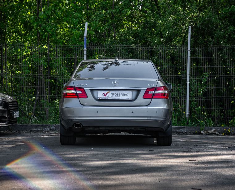 Mercedes-Benz E-класс 2010 года, 228 608 км - вид 4