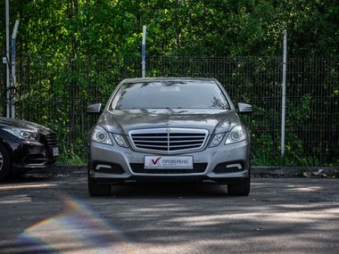 Mercedes-Benz E-класс 2010 года, 228 608 км - вид 3