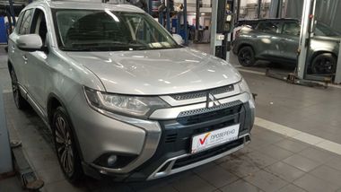 Mitsubishi Outlander 2019 года, 163 930 км - вид 3