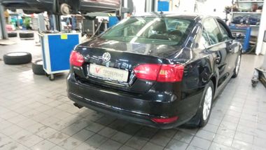 Volkswagen Jetta 2013 года, 232 960 км - вид 3