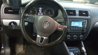 Volkswagen Jetta 2013 года, 232 960 км - вид 5