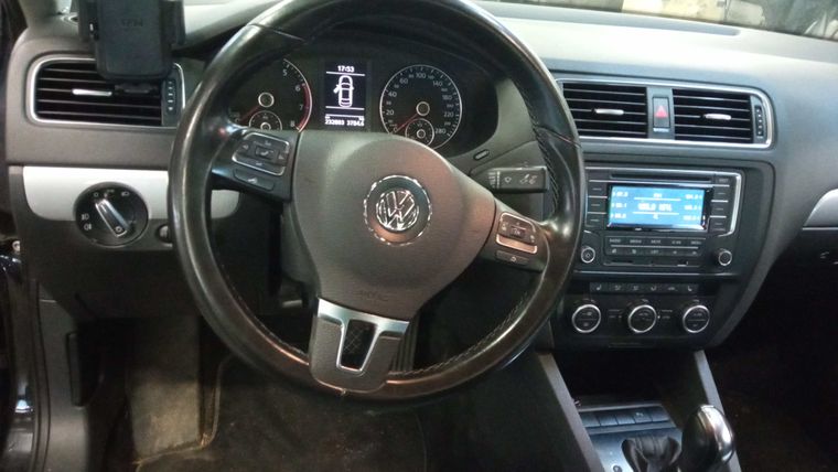 Volkswagen Jetta 2013 года, 232 960 км - вид 5