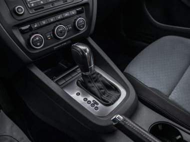 Volkswagen Jetta 2013 года, 232 960 км - вид 8