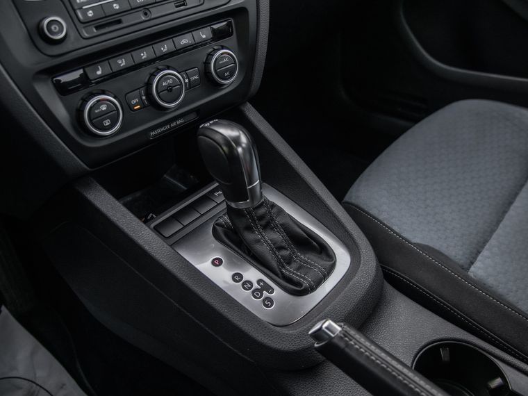 Volkswagen Jetta 2013 года, 232 960 км - вид 8