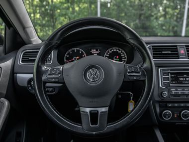Volkswagen Jetta 2013 года, 232 960 км - вид 6
