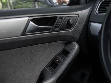 Volkswagen Jetta 2013 года, 232 960 км - вид 9