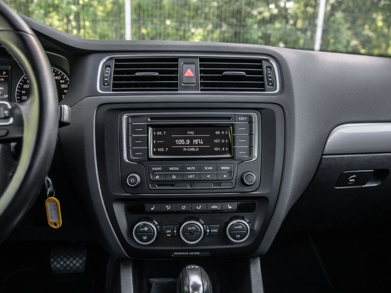 Volkswagen Jetta 2013 года, 232 960 км - вид 7