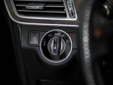 Mercedes-Benz E-класс 2013 года, 160 522 км - вид 16