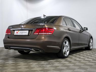 Mercedes-Benz E-класс 2013 года, 160 522 км - вид 4