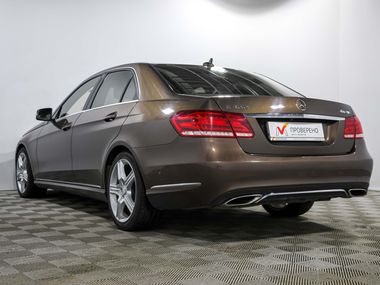 Mercedes-Benz E-класс 2013 года, 160 522 км - вид 6