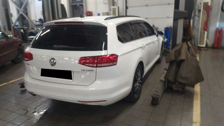 Volkswagen Passat 2017 года, 156 481 км - вид 3