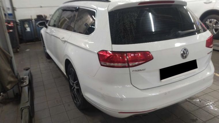 Volkswagen Passat 2017 года, 156 481 км - вид 4
