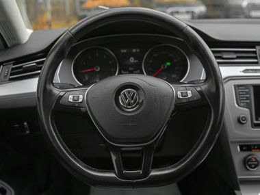 Volkswagen Passat 2017 года, 156 481 км - вид 6