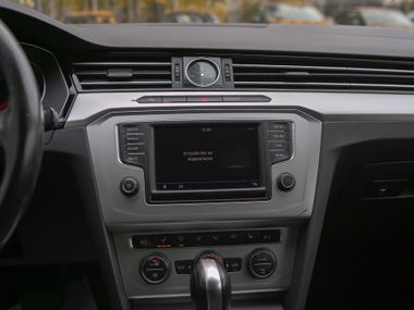 Volkswagen Passat 2017 года, 156 481 км - вид 7