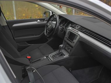 Volkswagen Passat 2017 года, 156 481 км - вид 13