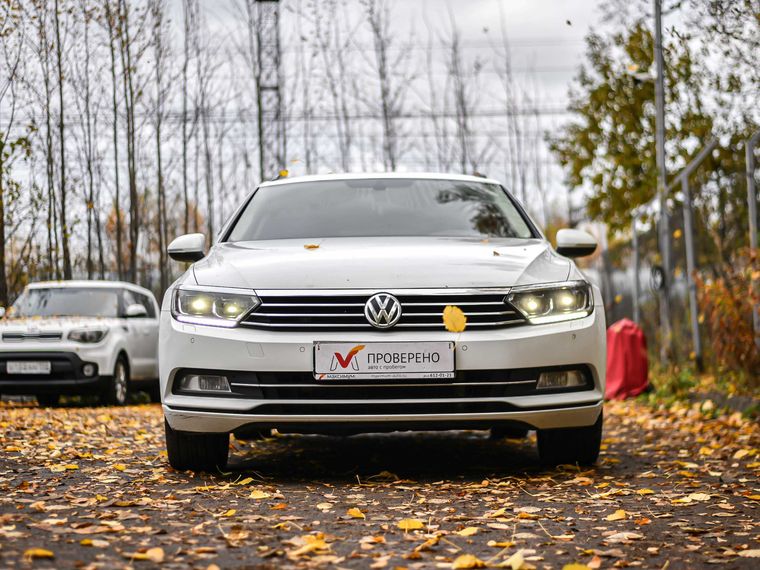 Volkswagen Passat 2017 года, 156 481 км - вид 4