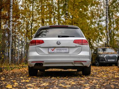 Volkswagen Passat 2017 года, 156 481 км - вид 3