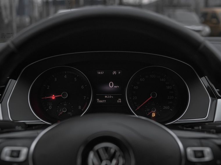 Volkswagen Passat 2017 года, 156 481 км - вид 5