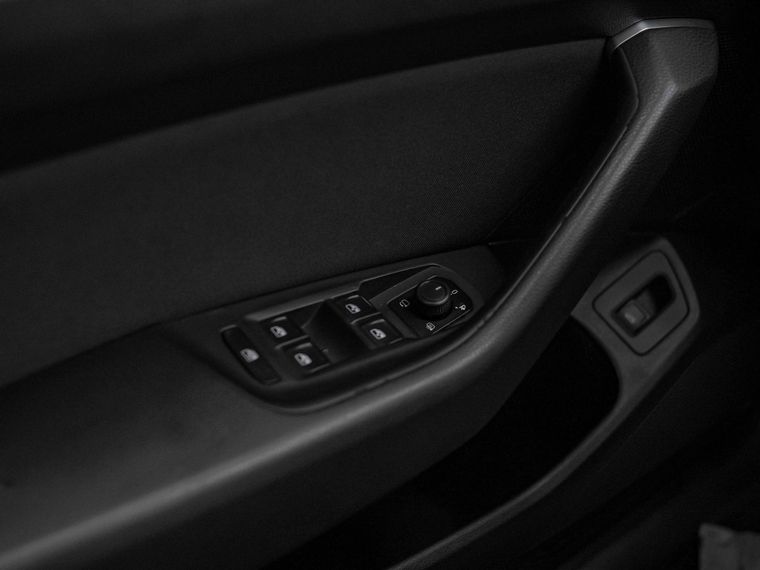 Volkswagen Passat 2017 года, 156 481 км - вид 9