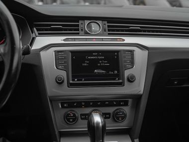 Volkswagen Passat 2017 года, 156 481 км - вид 7