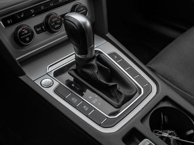Volkswagen Passat 2017 года, 156 481 км - вид 8
