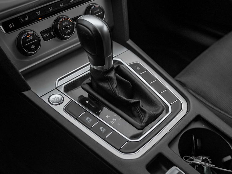 Volkswagen Passat 2017 года, 156 481 км - вид 8