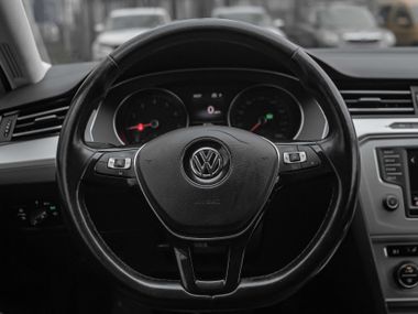 Volkswagen Passat 2017 года, 156 481 км - вид 6