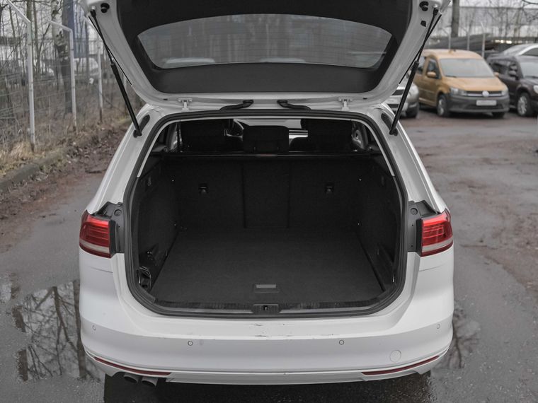 Volkswagen Passat 2017 года, 156 481 км - вид 14