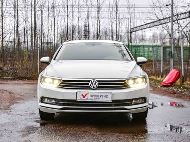 Volkswagen Passat 2017 года, 156 481 км - вид 3